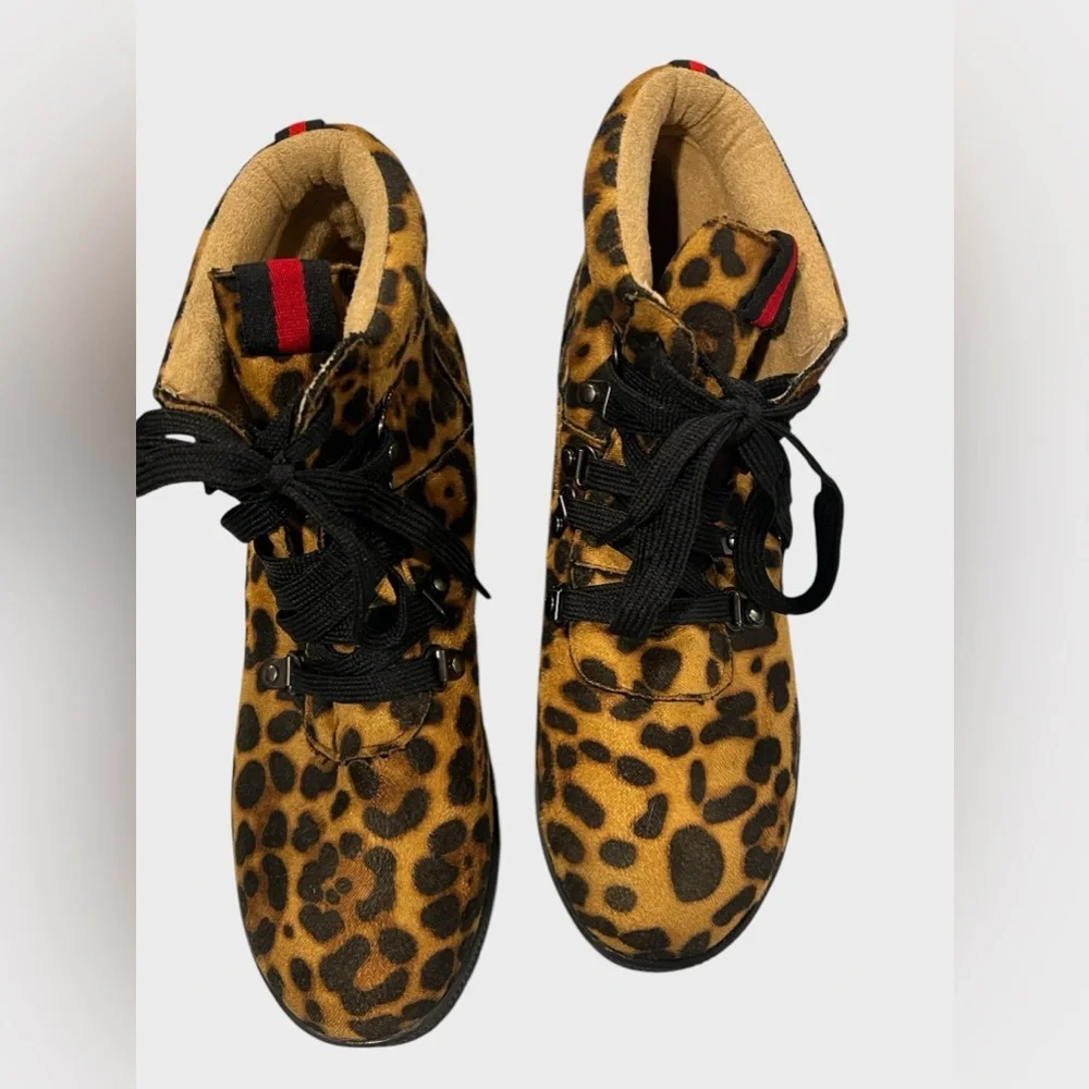 Platform Leopard Print Ankle Boots with Black Laces Size 8